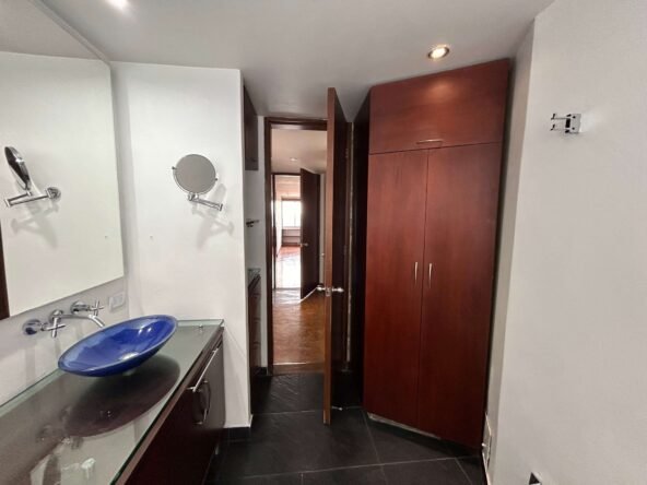 Baño apto Rosales 2